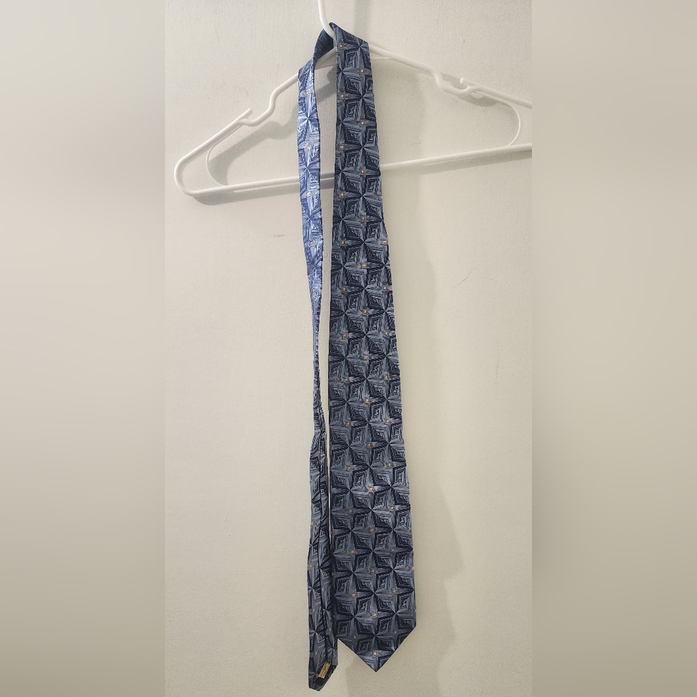 New Villa Bolgheri Italy Geometric Blue Tie, 100 %‎ Silk.